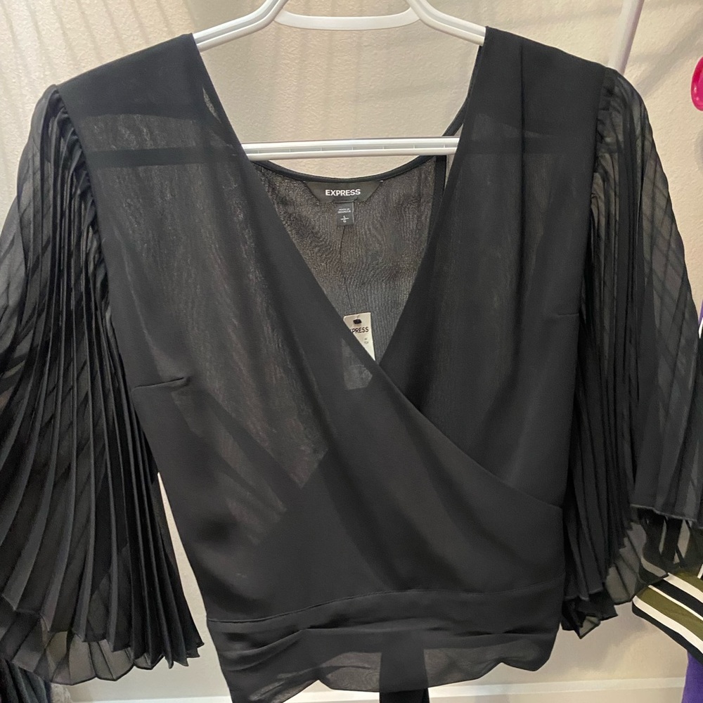 Express Crop with Sleeves